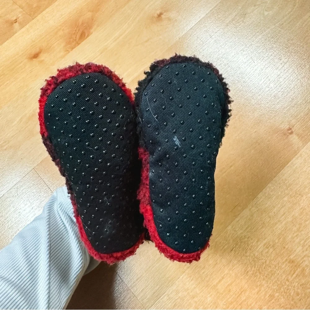 Old Navy Red & Black Buffalo Plaid Cozy Lined Sherpa Booties Size 3-6M